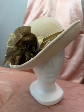 Wide Brim Ivory-White 100% Wool Felt Hat-Gold Fabric Band Hat